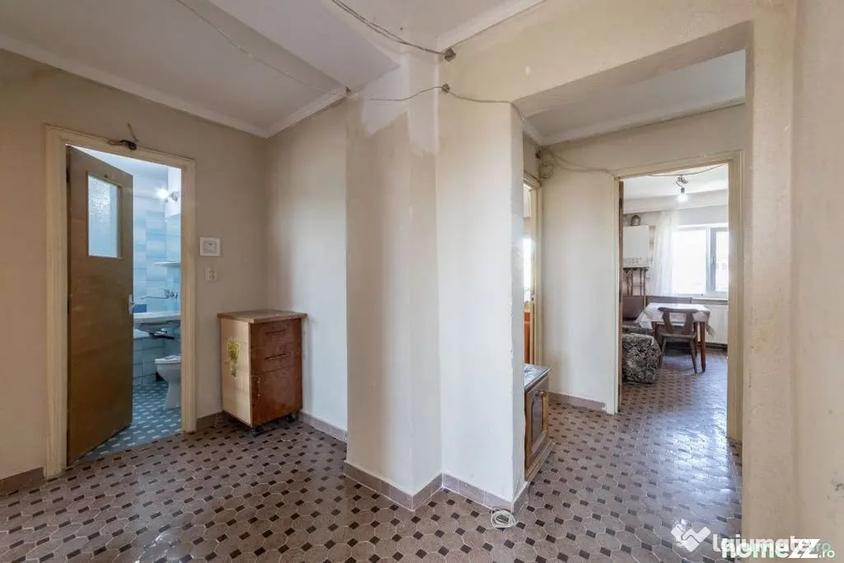 Apartament cu 3 camere decomandat în Găvana