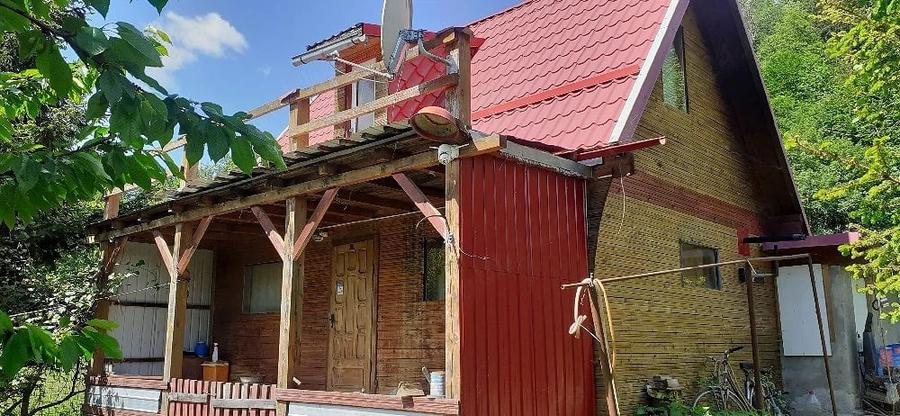 Casă cu 3 camere cu Teren 2800 Mp în Nord