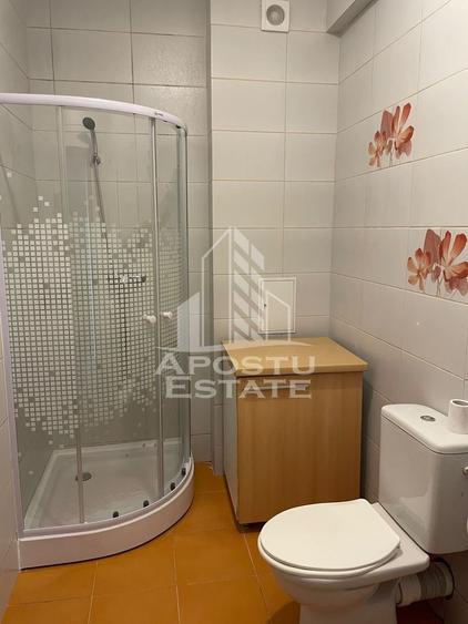 Garsonieră decomandată, mobilată în Fabric