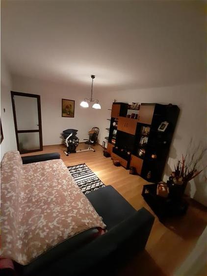 Apartament cu 2 camere decomandat, mobilat în B-dul București
