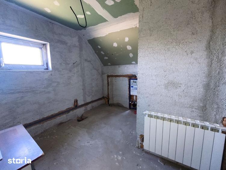 Casă cu 5 camere cu Teren 295 Mp în Central
