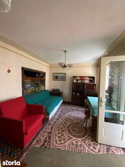 De vanzare Casa veche cu gradina mare,ideala pentru investitii moderne - 3