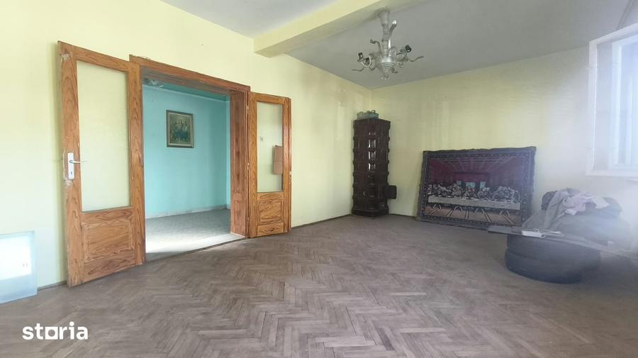 Casă cu 2 camere cu Teren 1855 Mp în Cârjiți