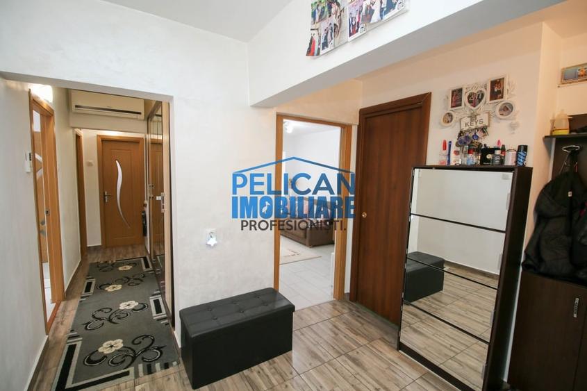 Apartament cu 4 camere decomandat, mobilat în Central