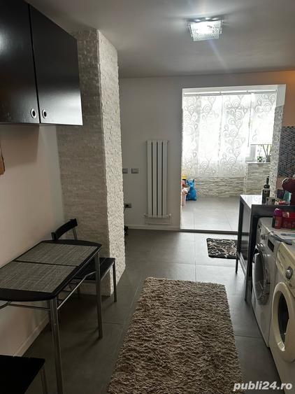 Apartament cu 4 camere decomandat în Găești