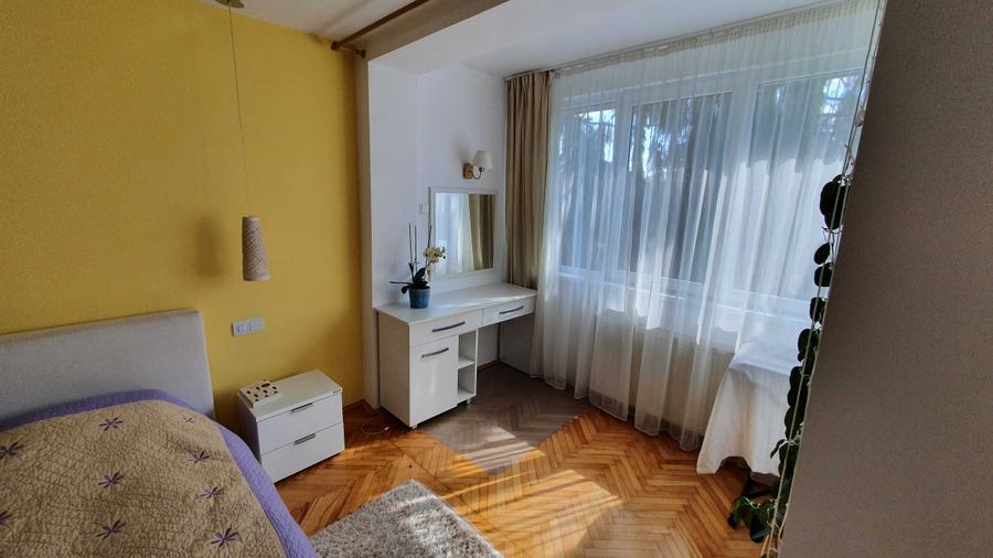 Apartament cu 3 camere semidecomandat în Tudor