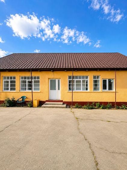 Casă individuală cu 3 camere cu Canalizare în Gepiu