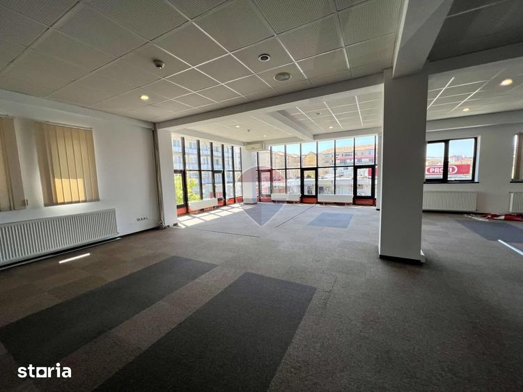 Spațiu comercial, de 291 mp, în Central