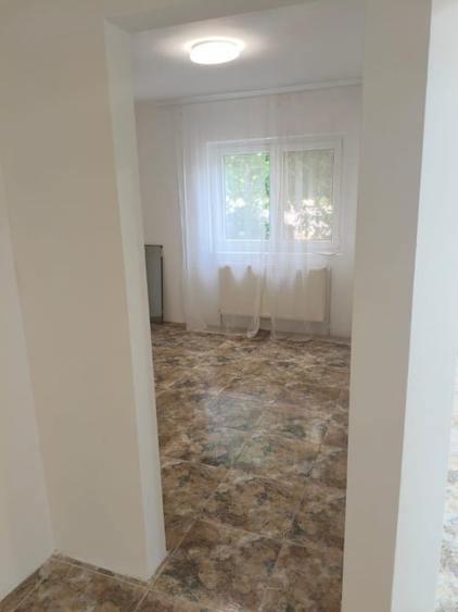Apartament cu 2 camere decomandat în Soarelui