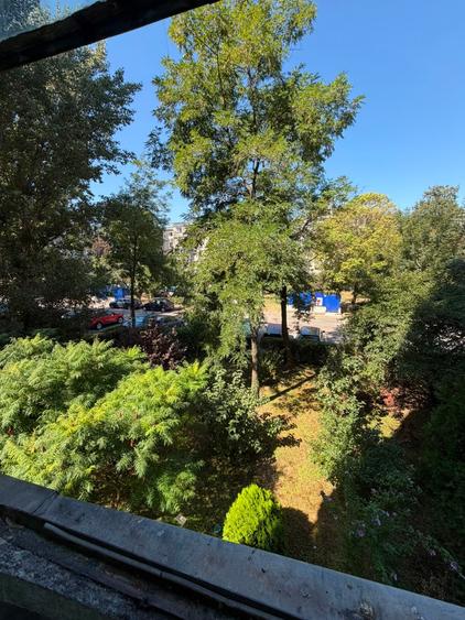 Apartament cu 2 camere decomandat în Berceni