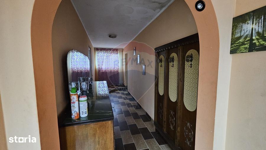 Casă cu 5 camere cu Teren 526 Mp în Udești
