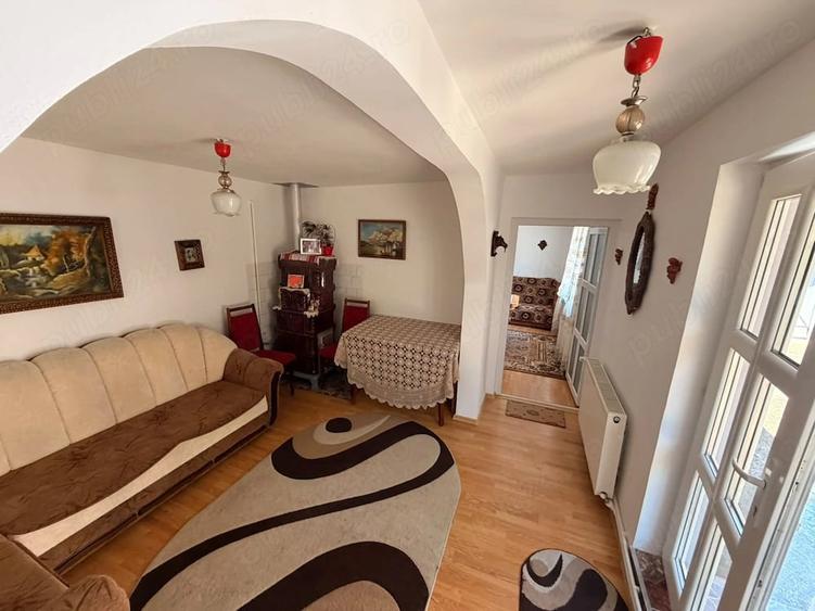 Casă cu 2 camere cu Teren 720 Mp în Dărmăneasca