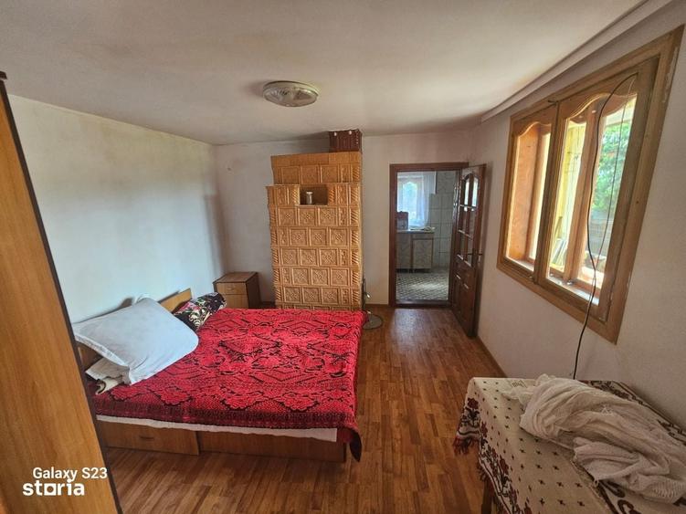 Casă cu 4 camere în Păstrăveni