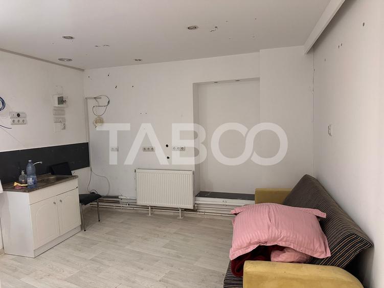 Spațiu comercial, de 28 mp, în Orașul de Jos