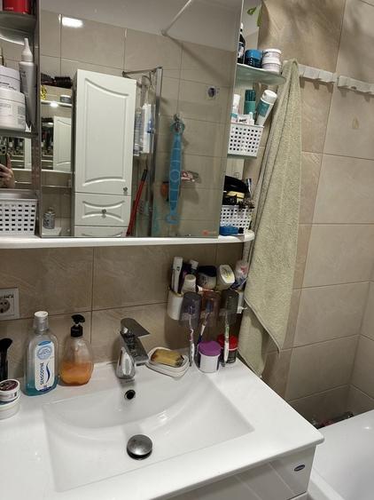 Apartament cu 2 camere decomandat în Roșu
