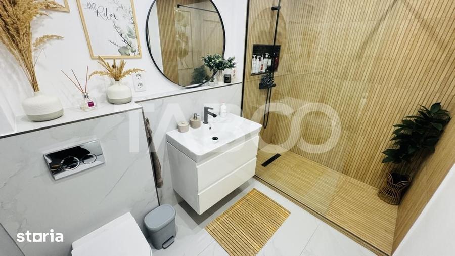 Apartament cu 3 camere decomandat în Est