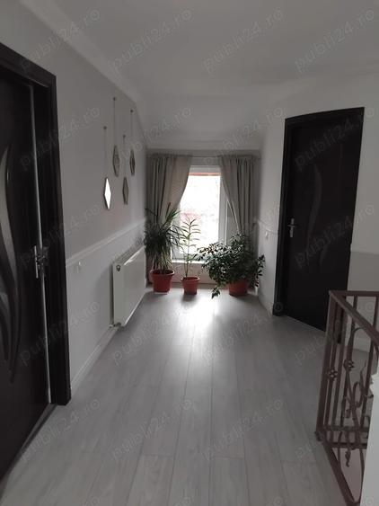 Casă cu 5 camere cu Teren 454 Mp în Giroc