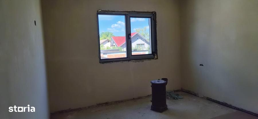Casă cu 4 camere cu Teren 310 Mp în Găvana