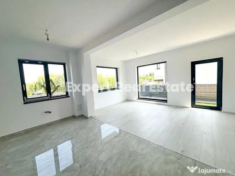 Casă cu 4 camere cu Teren 280 Mp în Corbeanca