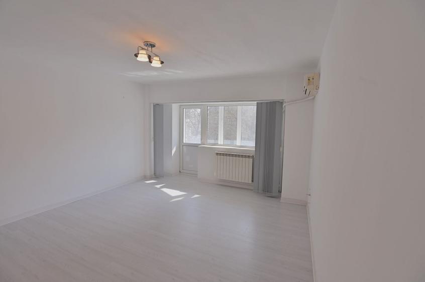 Apartament cu 2 camere decomandat în P-ța Alba Iulia