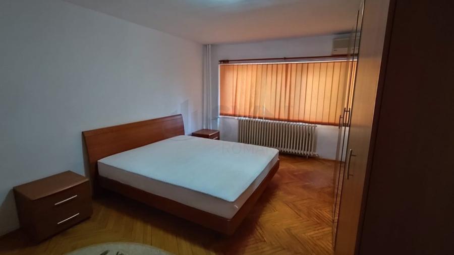 Apartament cu 4 camere decomandat, mobilat în Unirii