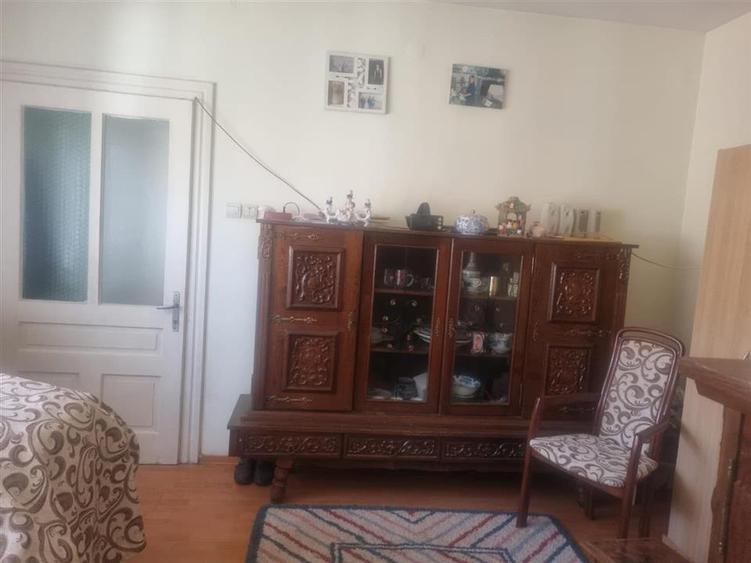Casă individuală cu 4 camere cu Canalizare în Central