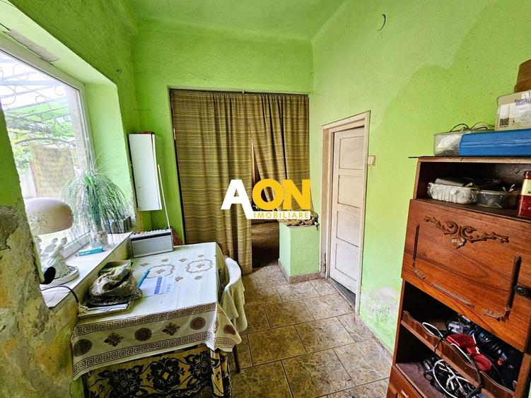 Casă individuală cu 5 camere cu Canalizare în Central