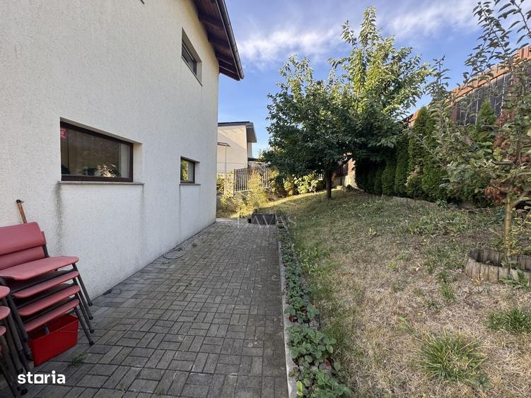 Casă cu 4 camere în Ciupercenii Noi