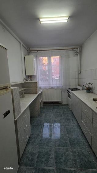 Apartament cu 3 camere în Micro 1