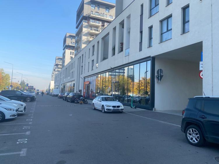 Spațiu comercial, de 4,000 mp, în Barbu Văcărescu