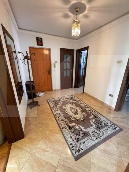 Apartament cu 3 camere decomandat în Central