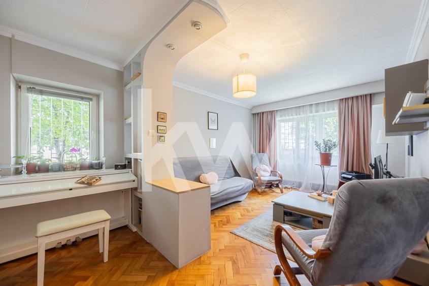 Apartament cu 3 camere decomandat în Răcădău