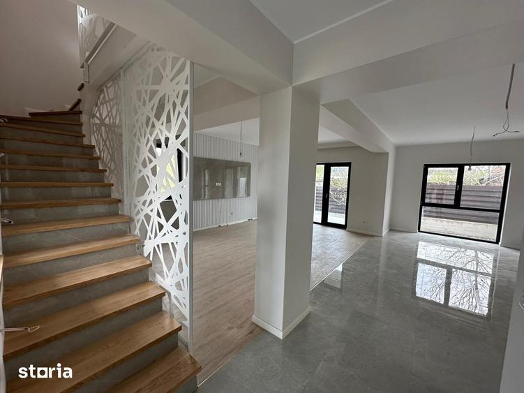 Casă cu 4 camere cu Teren 270 Mp în Mogoșoaia
