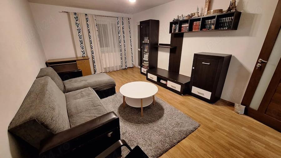 Apartament cu 3 camere decomandat în Micro 11