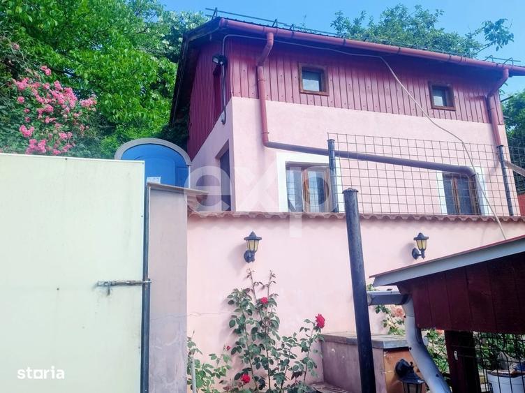 Casă cu 4 camere în Ștefănești