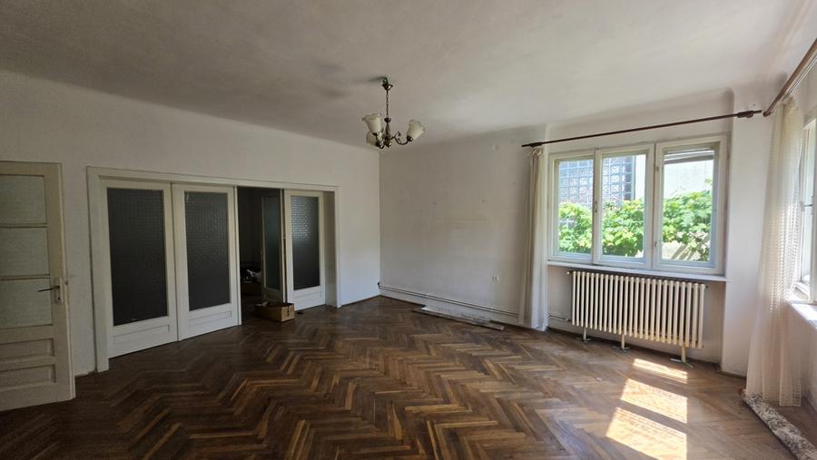 Apartament cu 4 camere decomandat în Sub Arini