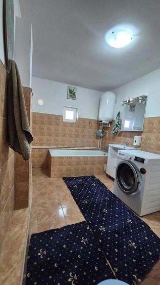 Casă cu 4 camere cu Teren 1800 Mp în Central