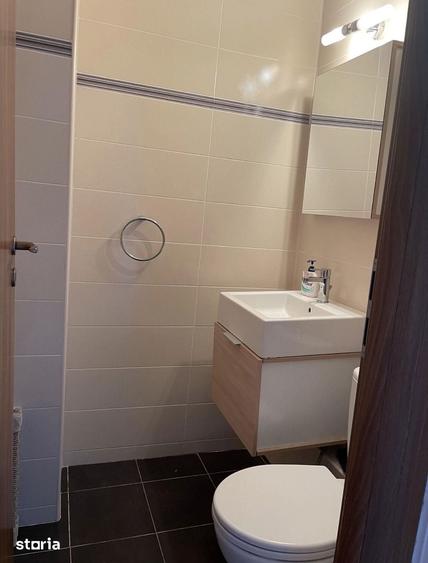 Apartament cu 3 camere decomandat în Colentina