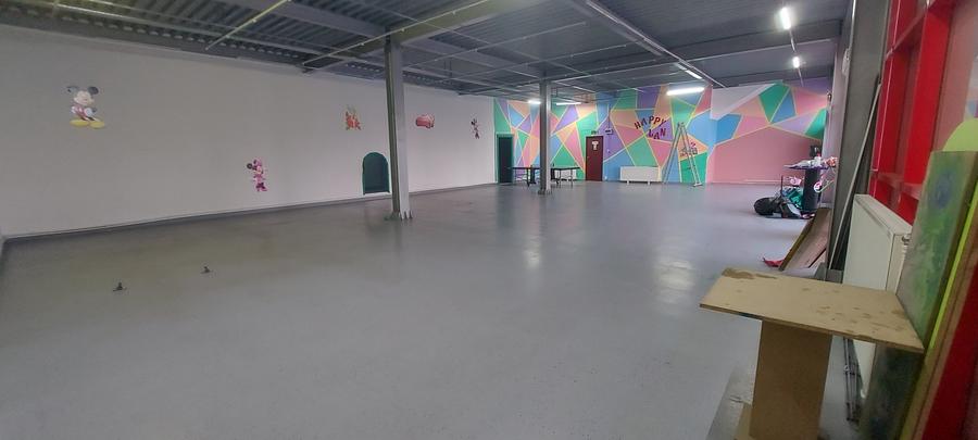 Spațiu comercial, de 360 mp, în Vest