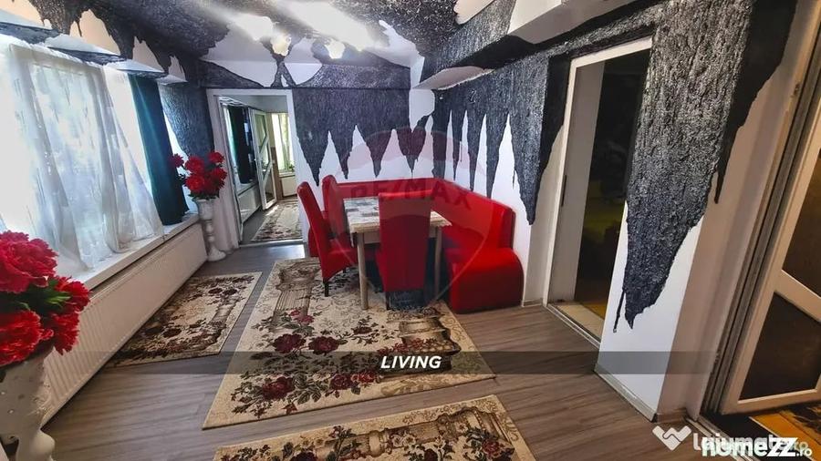 Apartament cu 3 camere semidecomandat în Central