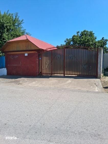 Casă cu 3 camere cu Teren 1100 Mp în Ostrov