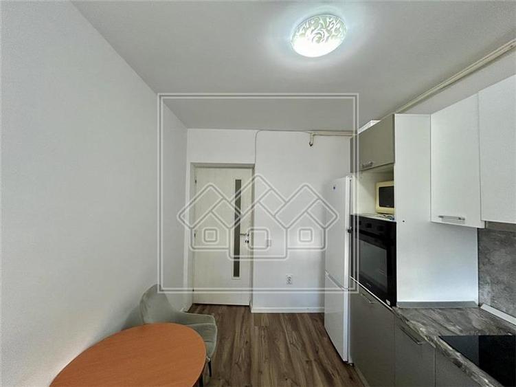 Apartament cu 2 camere, decomandat + balcon, 2 locuri de parcare - 5