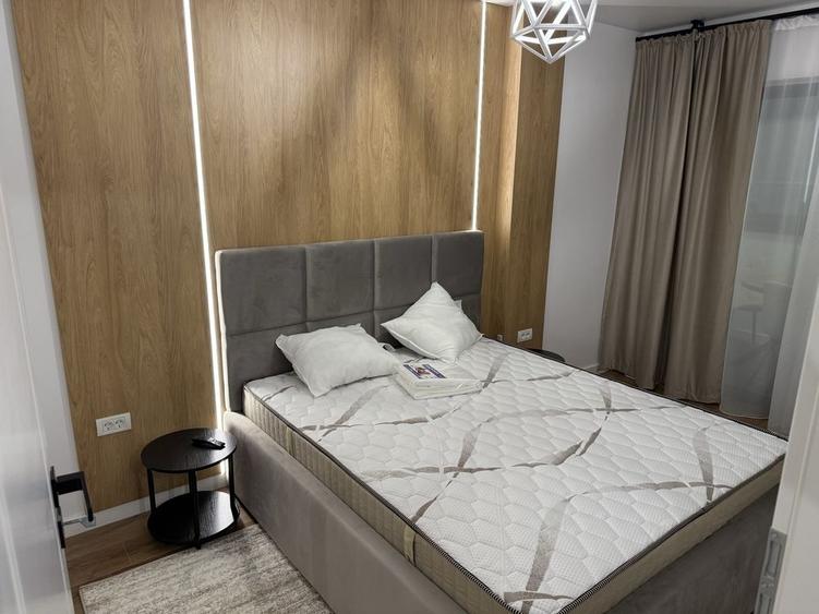 Apartament cu 2 camere semidecomandat, mobilat în Central