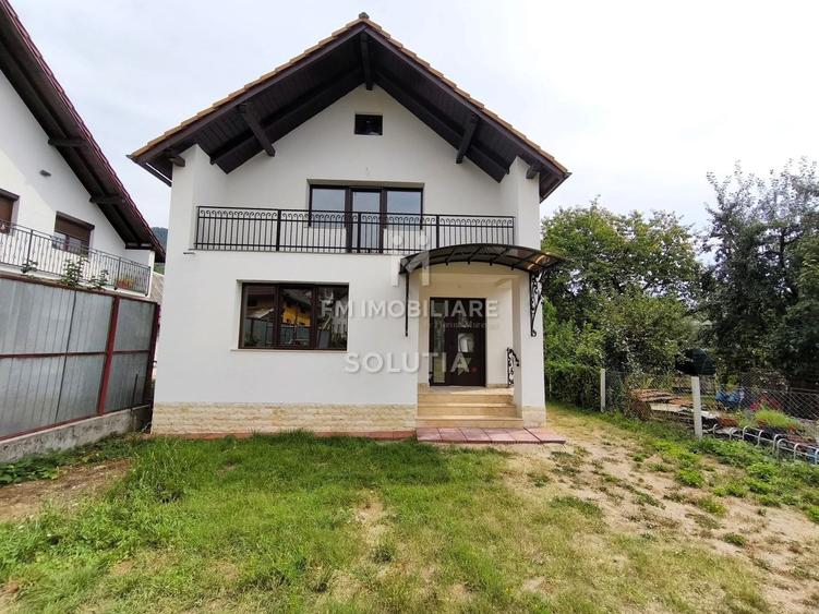 Casă individuală cu 4 camere cu Canalizare în Valea Borcutului