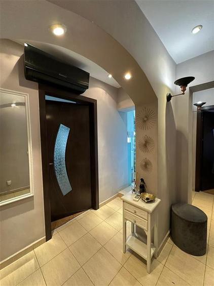 Inchiriere Apartament cu 3 camere Decomandat Nicolina 1 - 8