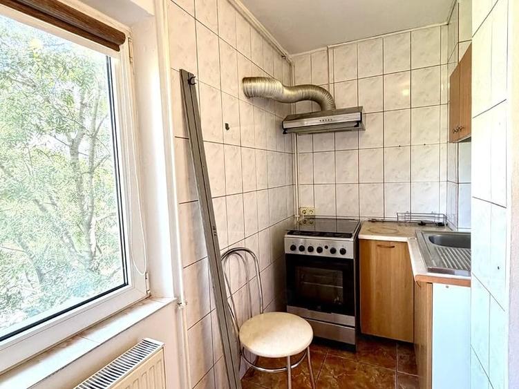 Garsonieră decomandată în Vitan