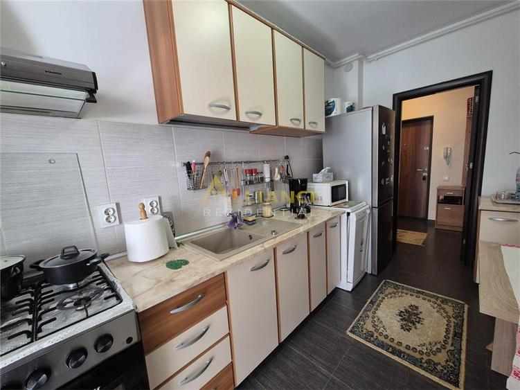 Apartament cu 2 camere decomandat în Berceni