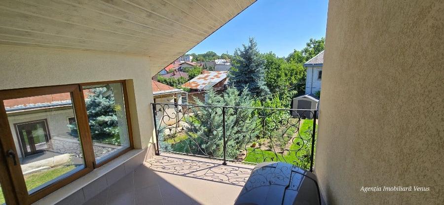Casă cu 5 camere cu Teren 860 Mp în Central