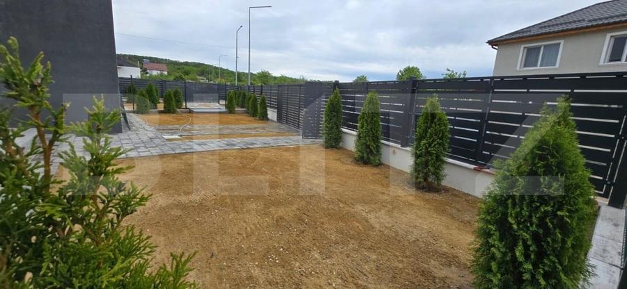Casă individuală cu 5 camere cu Canalizare în Cârcea
