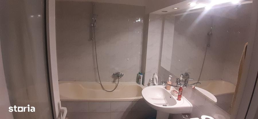 Apartament cu 3 camere decomandat în Valea Cetății